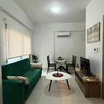 1 Bedroom Flat Near Finikoudes Daire