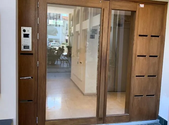 Appartement Large Next To The *