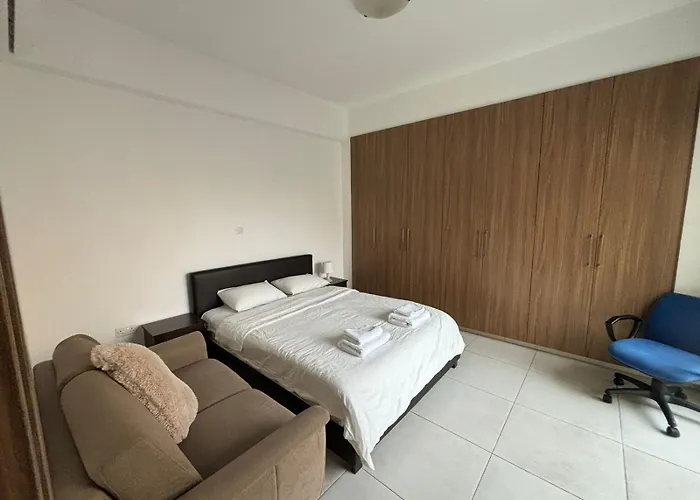 Large Next To The Appartement