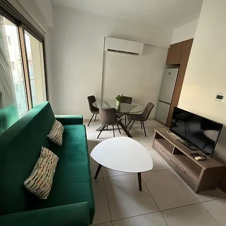 Apartment Large Next To The *